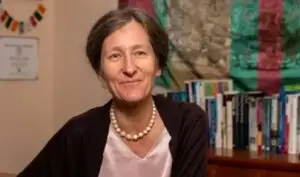 porque as redes sociais fazem mal? Anna Lembke é chefe da clínica especializada em adicções na Universidade Stanford e autora dolivro 'Nação Dopamina'